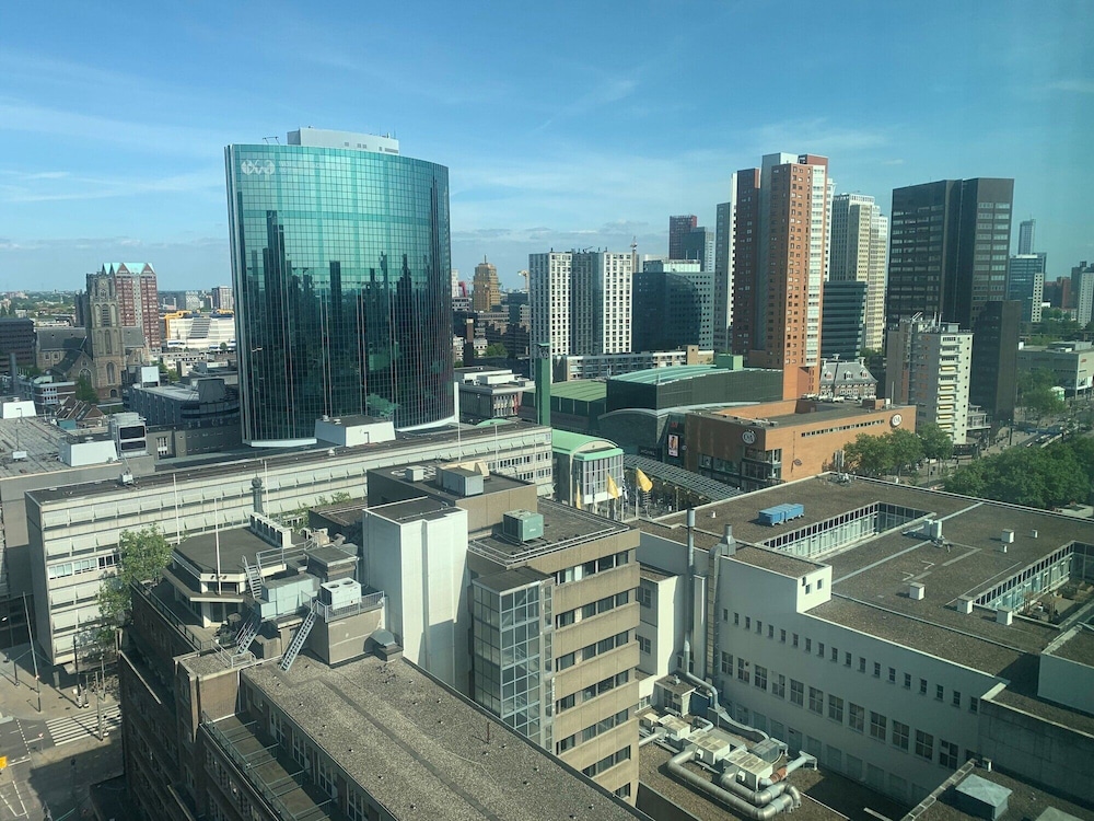 The James Hotel Rotterdam by null