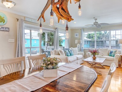 Heated Pool Access,Walk to Beach