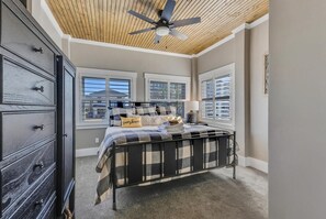 5 habitaciones, tabla de planchar con plancha, wifi y ropa de cama 