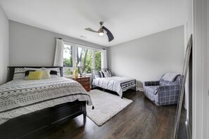 3 Schlafzimmer, Schreibtisch, Bügeleisen/Bügelbrett, WLAN