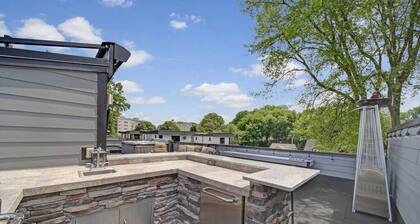 City Views, Rooftop Hot Tub, Golf Sim, Walk to Stadiums