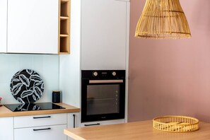 Réfrigérateur, micro-ondes, four, lave-vaisselle