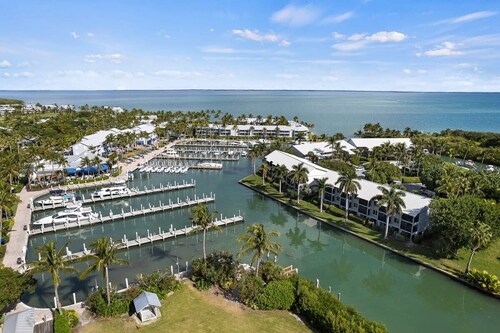 Gorgeous Marina Villas Residence at South Seas