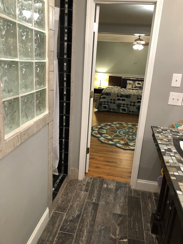 4 chambres, bureau, lit parapluie, Wi-Fi gratuit