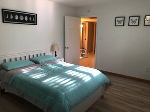 4 bedrooms, desk, travel crib, free WiFi