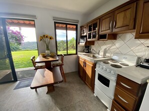Fridge, microwave, oven, stovetop - Mountain view Luxury Apartment for Two (Pilas, San Isidro de Alajuela)