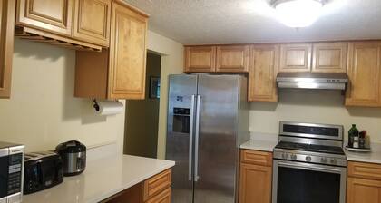 Comfortable spacious house, easy access to all