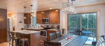 Mountain Chalet with hot tub and game room