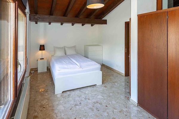 Möbel, Gebäude, Eigentum, Komfort, Haus, Holz, Bett, Interior Design, Bettrahmen, Fussboden