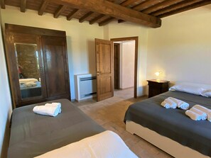 1 habitación, cuna de viaje y wifi gratis 