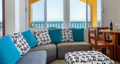 Beso del Sol - "Olas" 1-Bedroom Beachfront Apartment