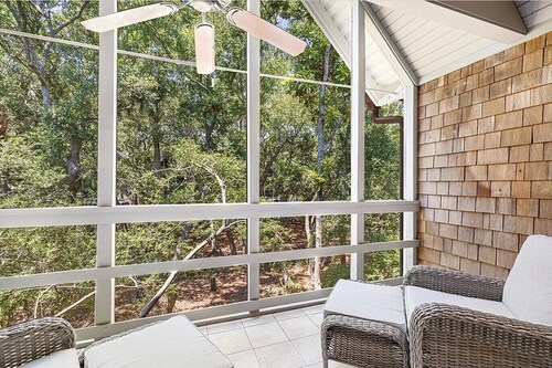 Newly Renovated Villa Steps From the Beach!