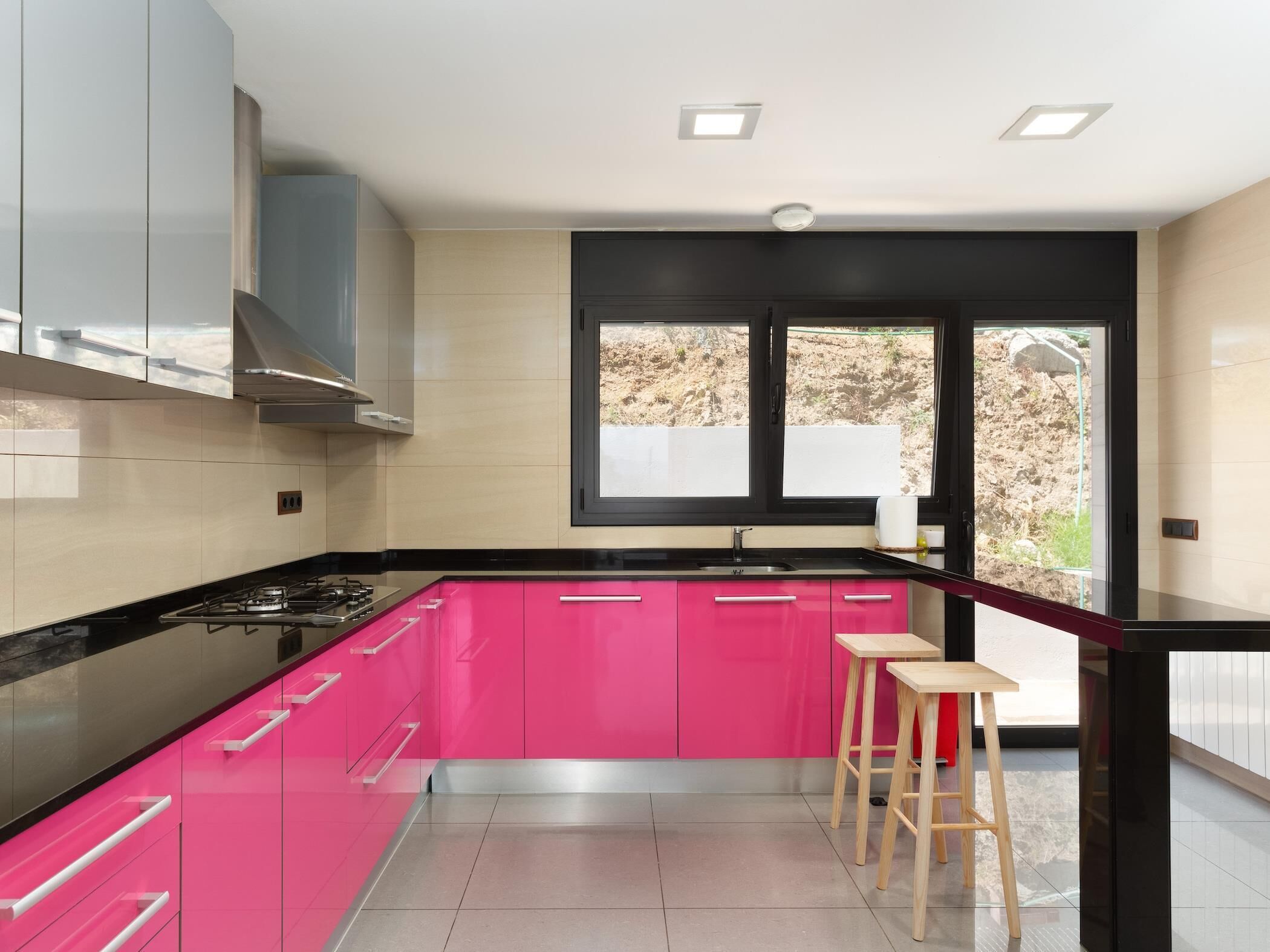 Kylskåp, mikrovågsugn, ugn och diskmaskin