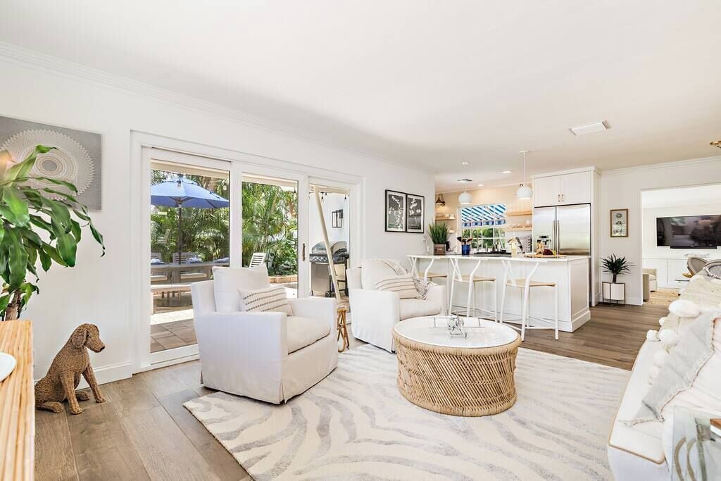 Smart TV, table tennis, books, offices