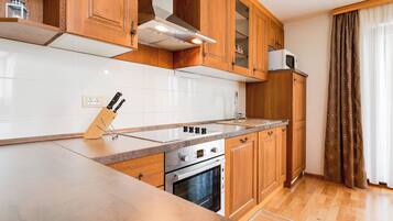 Refrigerador, microondas, parrilla de estufa y lavavajillas