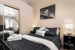 4 Schlafzimmer, Bügeleisen/Bügelbrett