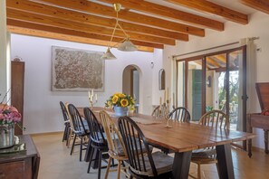 Dining - S'alzinaret (Sa Coma-Bunyola-Mallorca)