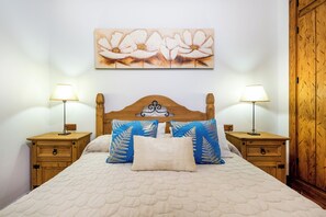 2 bedrooms, iron/ironing board, free WiFi, bed sheets - Apartment Casa Patricia Nerja with Mountain View, Pool (Nerja)