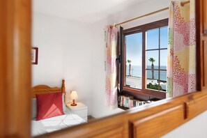 2 slaapkamers, een strijkplank/strijkijzer, gratis wifi, beddengoed