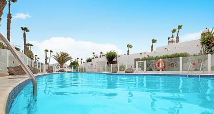 Appartement Puerto Chico 9 avec vue sur la mer, piscine, Wifi et balcon.