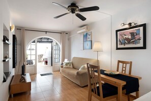 TV - "Casa Gofio" Apartment just 150 m from the Beach with Sea View, A/C & WiFi (puerto del carmen)