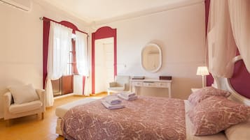 9 bedrooms, iron/ironing board, free WiFi, bed sheets