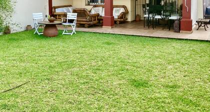 Casa con Todos los Servicios, Casa Habitual de la Familia, muy Tranquila, Comoda