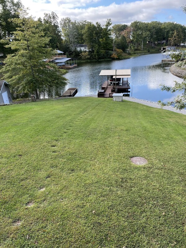 Waterfront Home at Lake of Egypt with New Pontoon Available to Rent