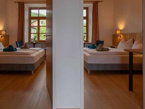 Unclassified image, 3 of 18, button - Junior Suite JS - Haus Weyregg - Frühstückspension (Weyregg am Attersee)