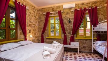 1 chambre, lit parapluie, Wi-Fi, draps fournis