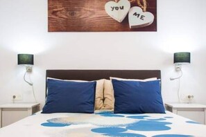 2 chambres, fer et planche Ă repasser, Wi-Fi, draps fournis