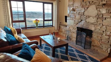Ferienhaus | Wohnzimmer | LCD-Fernseher, Kamin