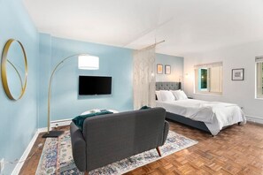 Ferros/tábuas de passar roupa, berço de viagem, Wi-Fi, roupa de cama