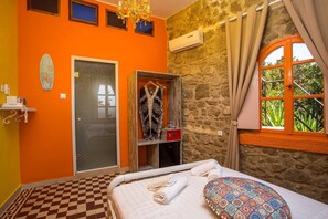 1 bedroom, in-room safe, travel cot, WiFi