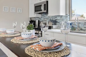 Fridge, microwave, oven, stovetop - Relax & Fun |Fire Pit| Lovely 2BR FUN Game #Family (Half Moon Bay)