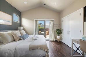 2 bedrooms, iron/ironing board, travel crib, WiFi - Relax & Fun |Fire Pit| Lovely 2BR FUN Game #Family (Half Moon Bay)