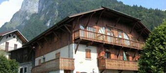 3-room apartment with balcony and parking in Samoëns