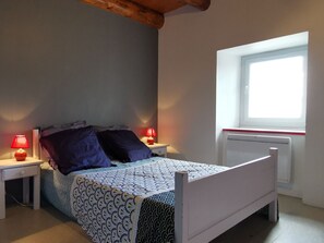 5 chambres, lit de bébé portatif, accès au Wi-Fi (inclus)
