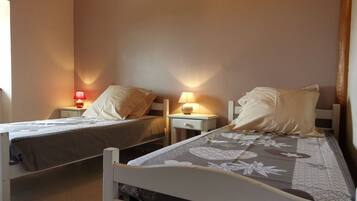 5 chambres, lit parapluie, Wi-Fi gratuit, draps fournis