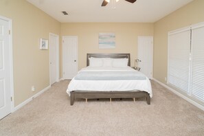 2 bedrooms, desk, iron/ironing board, WiFi