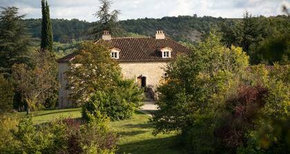 Sirepeche, large holiday home with private pool