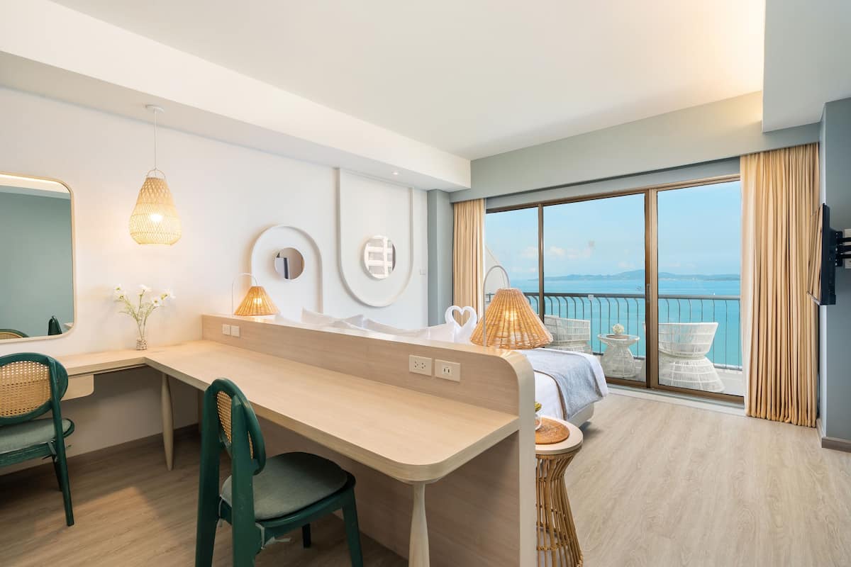 Premium Ocean Facing | In-room safe, desk, blackout curtains, bed sheets