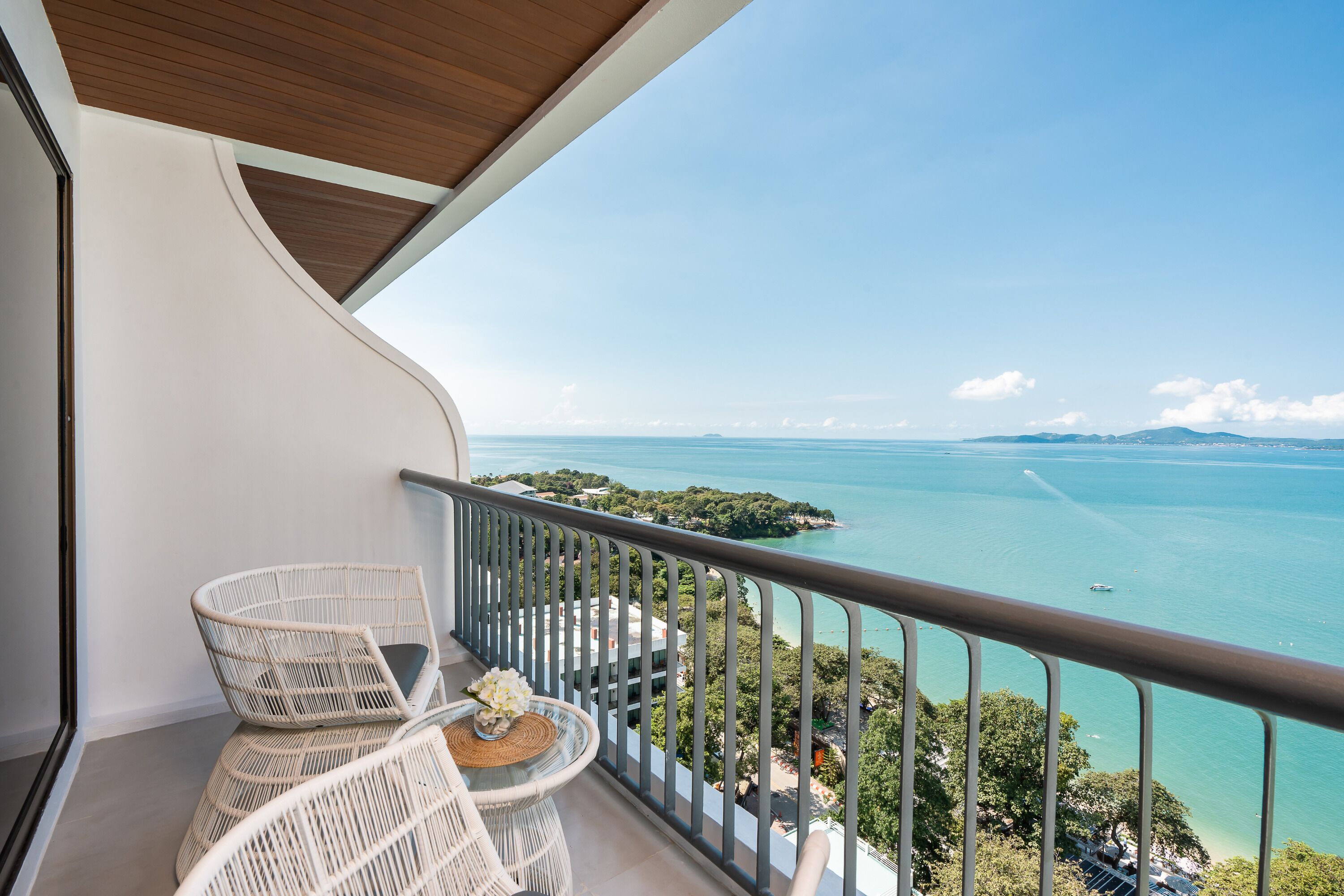 Deluxe Ocean View Family | Vistas del balcón