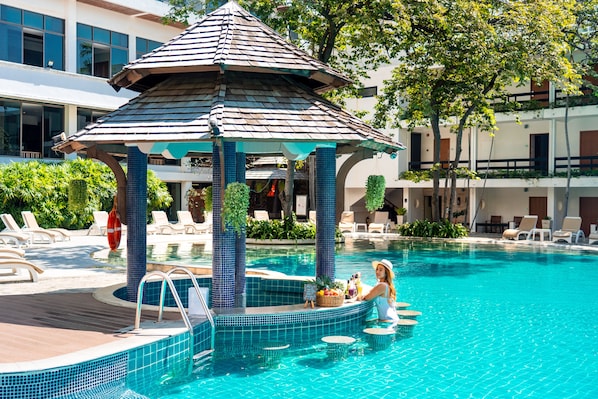 Poolside bar