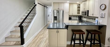 冷蔵庫、電子レンジ、オーブン