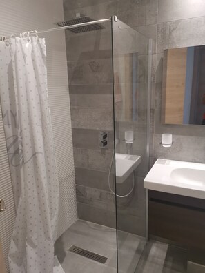 Hair dryer, towels