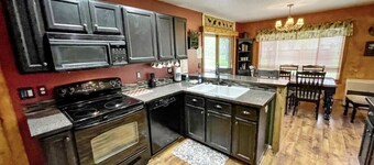Peaceful Mountain Escape | Hot Tub + Acreage