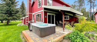 Peaceful Mountain Escape | Hot Tub + Acreage