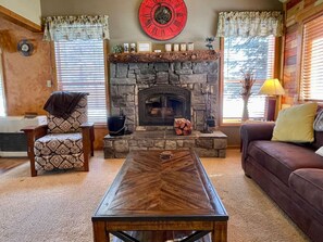Smart TV, fireplace