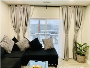 Smart TV, DVD player